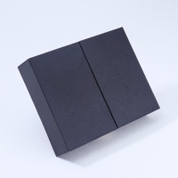 Boîte cadeau noire personnalisée avec fermeture magnétique, logo argenté, pelliculage mat et estampage à chaud, idéale pour l'emballage de montres et de bijoux de luxe