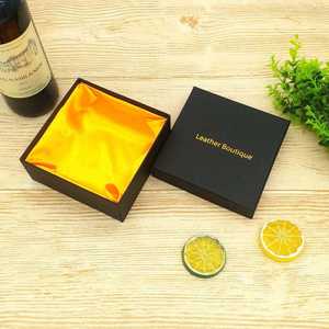 Boîte cadeau de luxe personnalisée pour <span class=keywords><strong>homme</strong></span> en <span class=keywords><strong>noir</strong></span> pour <span class=keywords><strong>ceinture</strong></span> et portefeuille, boîte d'emballage rigide pour sac à main, boîte cadeau haut de gamme avec couvercle et base avec insert en satin - Product Image 4