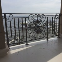 Modernes Schmiedeeisen-Treppengeländer Rostfreier Dekorativer Schwarzer Metall-Handlauf YXX Marke 1 Jahr Garantie Villa-Balkon