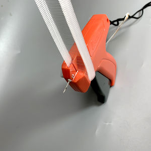 ชุดเครื่องติดป้ายเสื้อผ้า AYERY รุ่น 10312 แบบมาตรฐาน สำหรับงานขายปลีก พร้อมปืนติดป้าย เข็มพลาสติก ตัวล็อค ทนทาน เป็นมิตรกับสิ่งแวดล้อม - Product Image 5