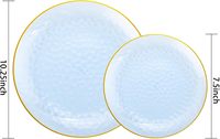 100 Assiettes jetables en plastique écologiques bleues à bord doré, motif martelé, 50 assiettes à dessert, 50 assiettes à dîner, pour fêtes