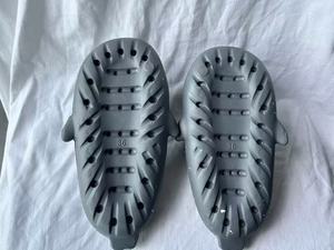 H008 Pantofole a Forma di Squalo Cartoon Grigio Scuro in EVA con Punta Aperta Fluorescenti per Tutte le Stagioni Taglia 36 37 38 39 - Product Image 3