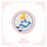 Prêt à expédier : 10 styles de patchs Alice au pays des merveilles, emballage individuel, appliques autocollantes de dessins animés pour vêtements d'enfants