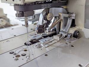 Machine à boutonnières à commande numérique : Solution de couture pour l'industrie du vêtement avec coupe automatique et <span class=keywords><strong>taille</strong></span> de trou réglable - Product Image 2