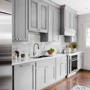 Cocina de gama alta 2025: puerta con marco cromado, acabado cepillado, armarios completos de madera maciza de nogal - Product Image 1