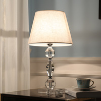 Lampe de table en cristal moderne et lumineuse, design artistique, verre transparent, lampe décorative pour la maison, lampe de lecture avec abat-jour en tissu pour la chambre à coucher