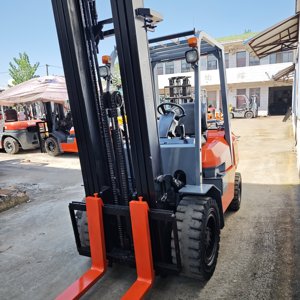 Used for Diesel 3.5-Ton Forklift 4-Meter Lift Height <b>Clean</b> Emission Technology 1-Year Warranty Seated Operation for Indoor - Product Image 4