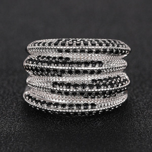 Anello Irregolare Stratificato in Pietra Nera per Donne, Gioiello da Dito Elegante e alla Moda - Product Image 2