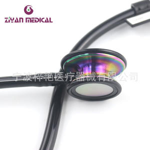 Estetoscopio de Acero Inoxidable ZY-5013 Totalmente Negro con Cabeza Arcoíris y Transmisión de Sonido Clara, Suministrado por el Fabricante - Product Image 3