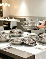 Dôme chauffe-plats en acier inoxydable avec couvercle décoré en relief, plat de service pour buffet, bol de service pour banquets d'hôtel FW