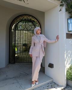 Ensemble deux pièces élégant Loriya pour femmes musulmanes, style abaya, tenue de travail modeste, tenue de bureau quotidienne, polyester - Product Image 3