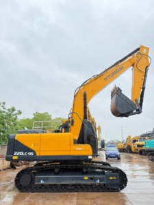 Excavatrice Hyundai d'occasion R220LC-9S, excavatrice sur chenilles d'occasion, pièces d'excavatrice Hyundai de taille coréenne - Product Image 3