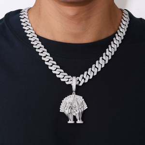 Ciondolo da Uomo di Lusso Iced Out Stile Hip Hop con Diamanti Moissanite VVS in Argento Sterling 925 Placcato Oro, a Forma di Mano che Mostra Soldi - Product Image 4