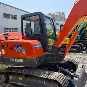 Excavatrice Doosan DH55 d'occasion, 5,5 tonnes, mini-excavatrice de chantier DH55, pièces d'origine du moteur, petite pelle, certifiée CE - Product Image 1