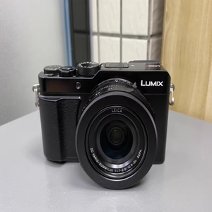 กล้องคอมแพค LUMIX DC-<span class=keywords><strong>LX100</strong></span> <span class=keywords><strong>II</strong></span> M2 4K ของแท้ใหม่พร้อมเลนส์ Leica F1.7-2.8ตัวควบคุม PLC 24-75มม. - Product Image 1