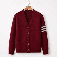 Cardigans à col en V gris rayé bordeaux avec logos personnalisés, manches longues, couleur unie, tricot acrylique, automne-hiver, pulls pour femmes de sororité