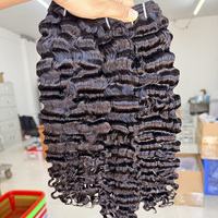 Lot de Cheveux Naturels Indiens en Gros, Alignés dans le Sens de la Cuticule, Bouclés et Volumineux, Cheveux Humains Bruts Birmans Bouclés pour Femmes Noires