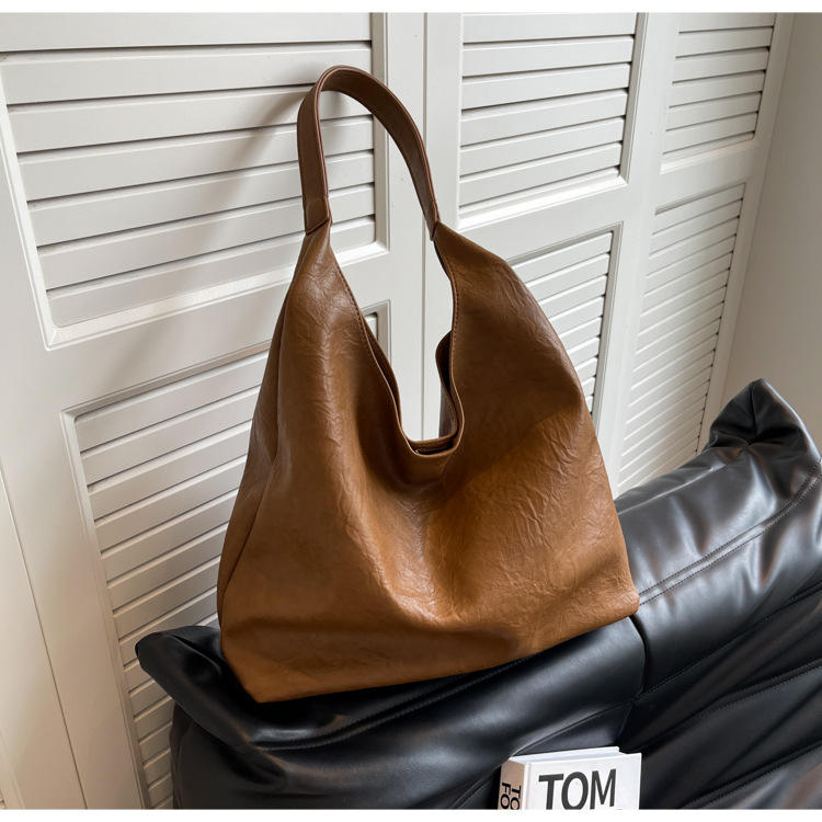 น้ำตาลอ่อน