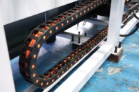 Scie à panneaux CNC industrielle robuste MA-KS420-HC, scie à poutre informatisée de précision avec table à rouleaux et alimentation arrière