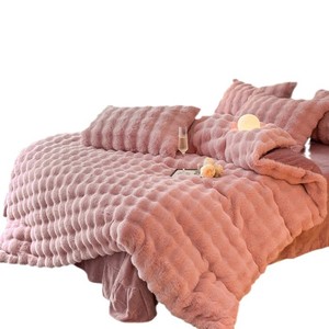 Set di Biancheria da Letto in Velluto Latte Tinta Unita, Set Quattro Pezzi in Pelliccia di Coniglio Colorata, Stile Quattro Stagioni - Product Image 5