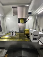 Centre d'usinage haute vitesse VMC1160 avec guidage linéaire pour la production en usine de pièces en aluminium pour l'énergie nouvelle