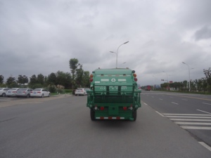 China Medium <strong>Garbage</strong> <strong>Truck</strong> - Product Image 2