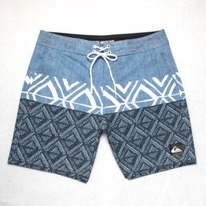 Pantaloncini da Spiaggia Casual da Uomo, Asciugatura Rapida, Resistenti all'Acqua, Taglie Forti, Vestibilità Ampia per Vacanze, 100% Poliestere Lavorato a Maglia - Product Image 1