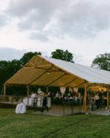 Tenda per Matrimoni da Esterno di Grandi Dimensioni per Noleggio, con Telaio in Lega di Alluminio e Tessuto Semi-Traslucido