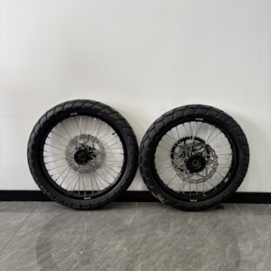 Juego de Ruedas Completo ShieldX Supermoto de Aleación de Aluminio Anodizado con <span class=keywords><strong>Llantas</strong></span> Todoterreno para Ultra Bee, Disco de Freno Trasero - Product Image 3