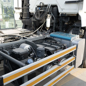 รถบรรทุกหัวลากมือสอง Sinotruk HOWO NX 4x2 เกียร์ธรรมดา 440 แรงม้า เครื่องยนต์ Weichai รับน้ำหนัก 31-40 ตัน สำหรับการขนส่งข้ามพรมแดน - Product Image 5