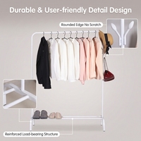 Porte-manteau multifonctionnel simple en métal sur pied avec étagère pour chambre à coucher et magasin