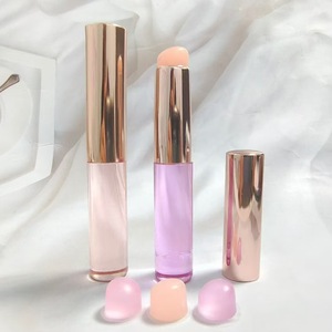Pinceau de maquillage portable en silicone, anti-poussière, pour application de rouge à lèvres et gloss, idéal pour masques et anticernes. - Product Image 2