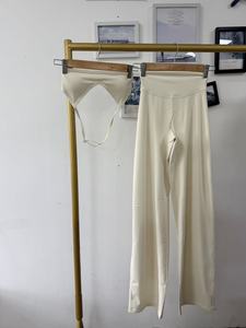 Lot de 2 pièces de vêtements de sport et de yoga à col halter en V profond, pantalon évasé taille haute, séchage rapide - Product Image 2
