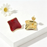 Anting Bunga Enamel Merah Vintage FM-LAE0874, Anting Bunga Tembaga Berlapis Emas, Anting Bunga Merah, Perhiasan Grosir