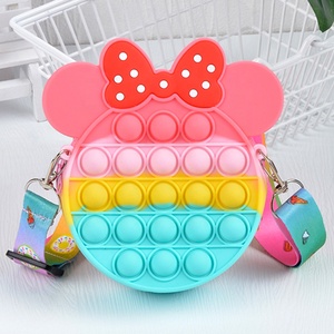<span class=keywords><strong>Borsa</strong></span> a Tracolla per Bambini con Motivi <span class=keywords><strong>Minnie</strong></span> e Mickey in Silicone, <span class=keywords><strong>Borsa</strong></span> Giocattolo Antistress - Product Image 2