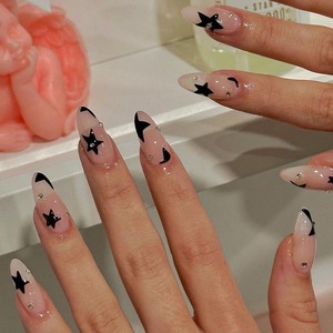 Faux Ongles Extra Longs Noir Nuit à Franges et Pompons, Forme Cercueil, Prêts pour les Photos, Vente en Gros à Prix Réduit pour la Mode Rave Girl - Product Image 2