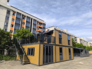 Maison conteneur modulaire préfabriquée extensible à deux étages avec balcon vitré pour projet de villa de vacances en zone panoramique - Product Image 5