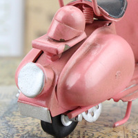 Modèle de mini-scooter en fer style Art Déco Zakka, artisanat en métal, motif nature morte, forme irrégulière pour la maison et le salon