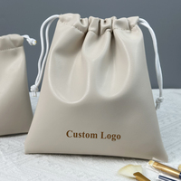 Trousse de maquillage de luxe personnalisée emballage de voyage pochette cadeau pour bijoux sac à cordon pochette en simili cuir de grande capacité sac à cordon en PU