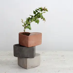 Vente en gros de jardinière nordique moderne en forme de coeur de conception créative coréenne plante en béton succulente pot de fleur pots en ciment