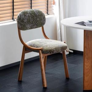 Chaise de salle à manger rembourrée de style vintage nordique, en bois massif de frêne, design simple et décontracté pour les petites maisons - Product Image 2