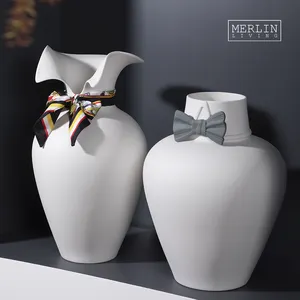 Merlin nordic modern matte vaso di fiori grigio papillon forma del corpo porcellana modello ornamento decorazioni per la casa con vaso bianco