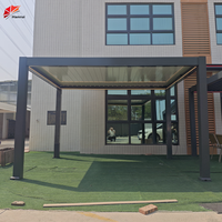 Hanrui Diseños cerrados Pérgola con persianas ajustables retráctiles motorizadas con 100% persianas enrollables transparentes