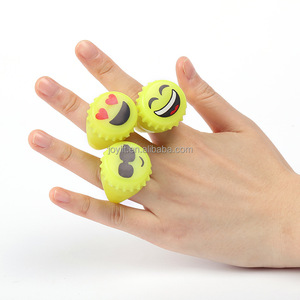 Joylit nhấp nháy <span class=keywords><strong>LED</strong></span> emojicon ngón tay Vòng ánh sáng lên hài hước khuôn mặt Vòng Sáng tạo hình ngón tay vòng cho Đảng lễ hội lễ kỷ niệm - Product Image 3