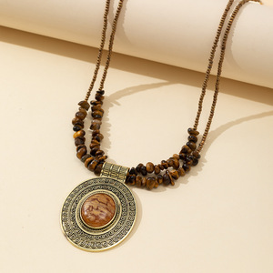 Collier vintage turquoise, pendentif rond classique, perles de gravier, design bohème, vente en gros, bijoux pour femmes - Product Image 3