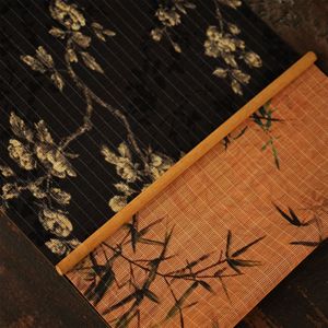 Camino de Mesa de Seda de Bambú con Diseño de Flor de Ciruelo, 30x180cm, Estilo Chino Tradicional, Decoración Rectangular Negra para Salón de Té o Comedor - Product Image 3