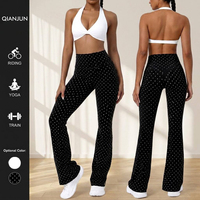 Ensemble de yoga 2 pièces à pois pour femme : Soutien-gorge de sport à col halter et pantalon évasé taille haute (bas cloche) – Tenue de sport et de gym