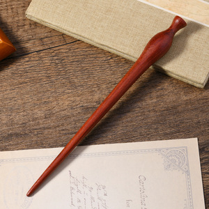 Nueva horquilla de pelo de conejo de jade y sándalo rojo de estilo retro chino, simple y versátil para uso diario, Hanfu, cheongsam y otros. - Product Image 3