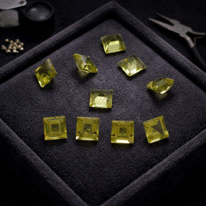 Quartz Citron Doré Semi-Précieux, Pierre Naturelle Facettée Carrée de Qualité Supérieure pour la Fabrication de Bijoux, Vente en Gros Gopika - Product Image 3