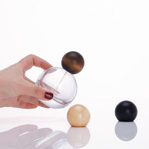 Fourniture de 30ml de bouteille de parfum en verre Baynet d'huile de parfum vide avec couvercle en forme de boule de bois de forme carrée et ronde pour la pulvérisation - Product Image 6